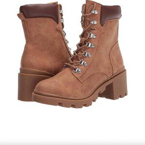 NEW Report Savanna Lug Heeled Lace Up Boots SZ 7.5